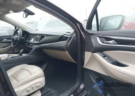 2018 Buick Enclave Essence z USA, uszkodzony, nr VIN 5GAERBKW0JJ200172